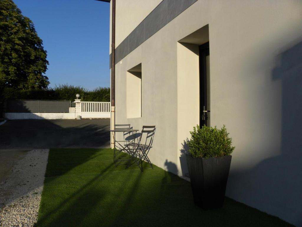 Le Doux Venir Apartment ดูแวนน์ ภายนอก รูปภาพ